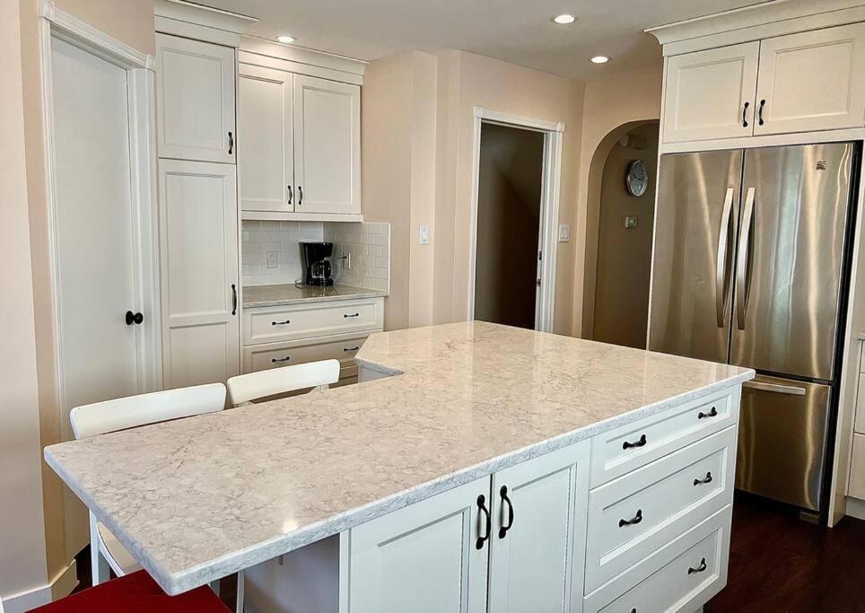 Crescent Heights Majesty Vila YYC Exterior foto