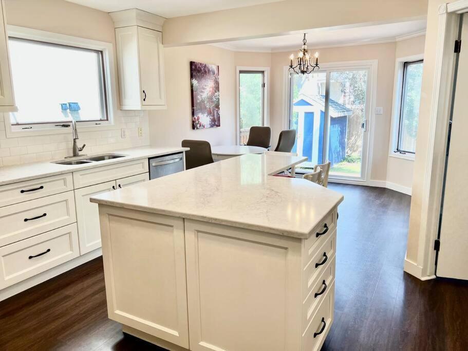 Crescent Heights Majesty Vila YYC Exterior foto