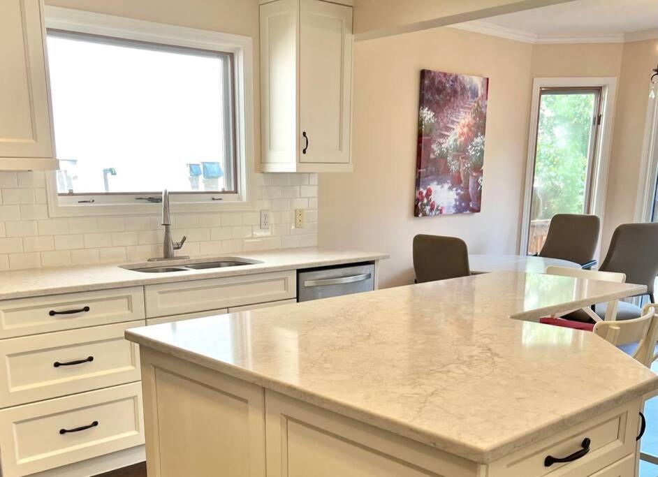 Crescent Heights Majesty Vila YYC Exterior foto